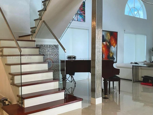 6218 NW 113th Pl, Doral FL 33178