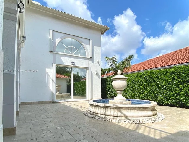 6218 NW 113th Pl, Doral FL 33178