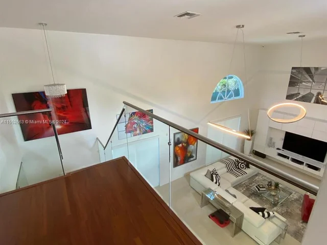 6218 NW 113th Pl, Doral FL 33178