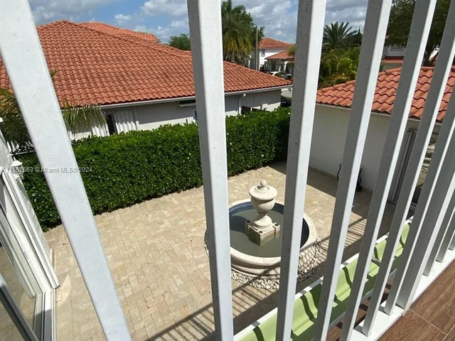 6218 NW 113th Pl, Doral FL 33178