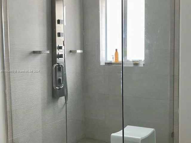 6218 NW 113th Pl, Doral FL 33178