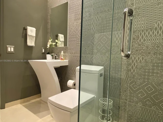 6218 NW 113th Pl, Doral FL 33178