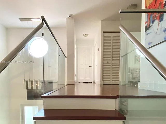 6218 NW 113th Pl, Doral FL 33178