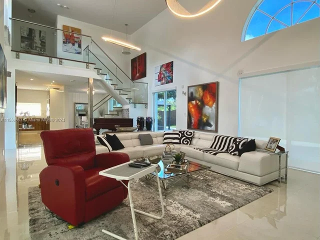 6218 NW 113th Pl, Doral FL 33178