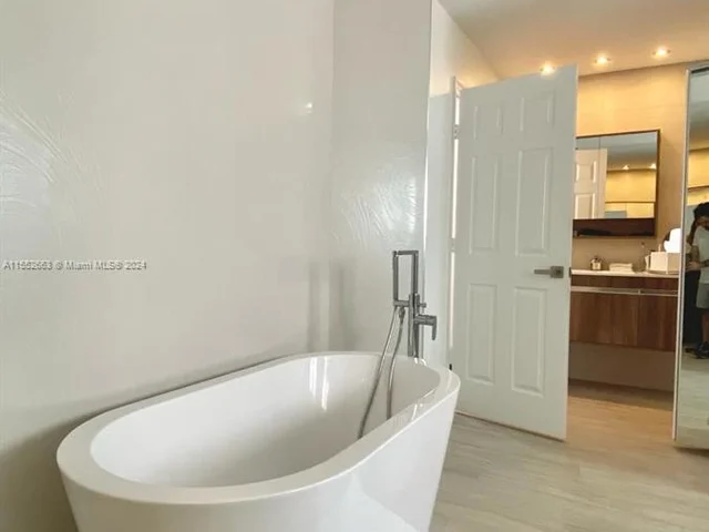 6218 NW 113th Pl, Doral FL 33178