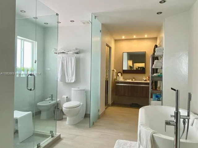 6218 NW 113th Pl, Doral FL 33178