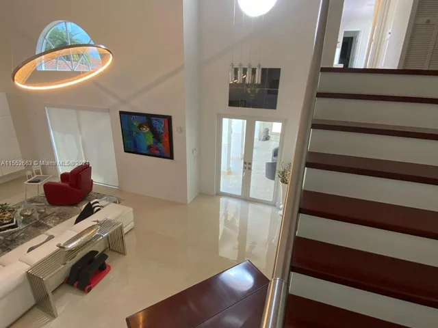 6218 NW 113th Pl, Doral FL 33178