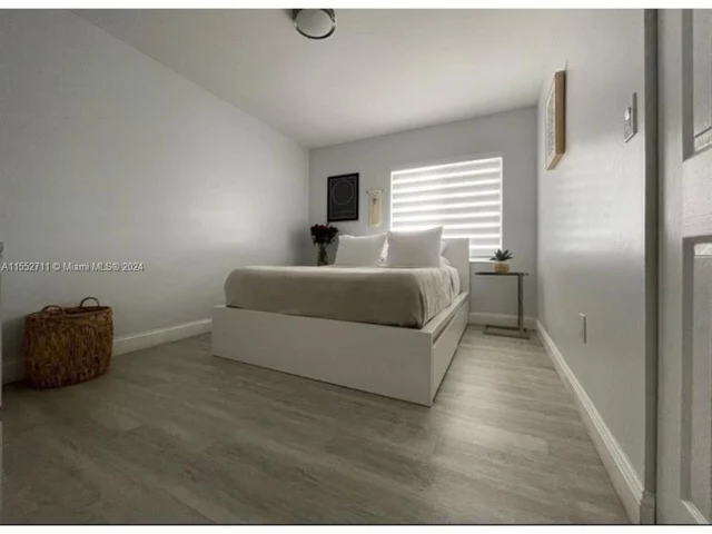 4905 SW 137th Ct, Miami FL 33175