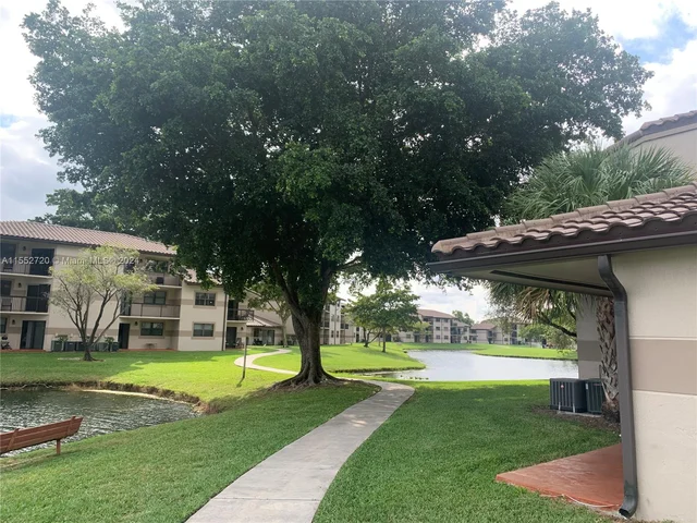 9858 Nob Hill Ln # 9858, Sunrise FL 33351