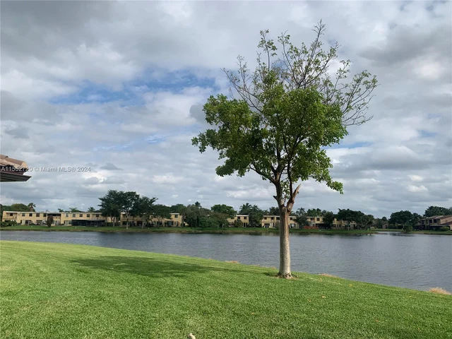 9858 Nob Hill Ln # 9858, Sunrise FL 33351