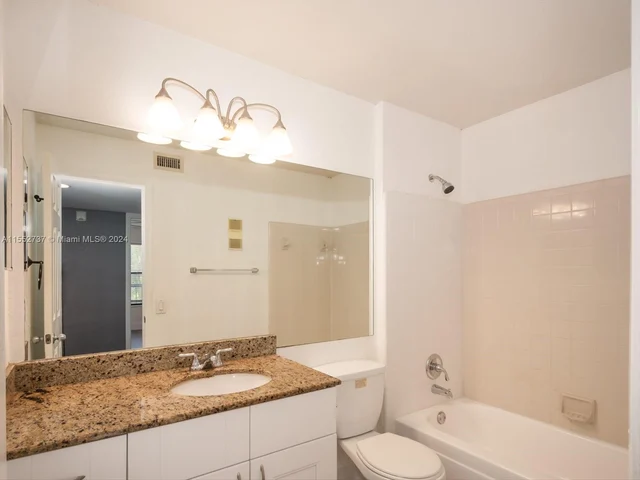 4281 W Mcnab Rd # 28, Pompano Beach FL 33069