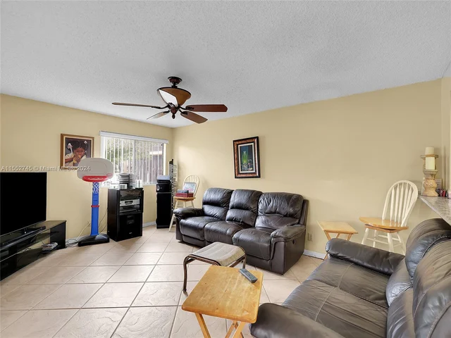 3710 NW 19th St, Coconut Creek FL 33066