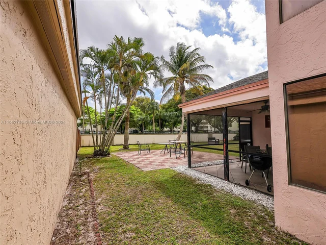 3710 NW 19th St, Coconut Creek FL 33066