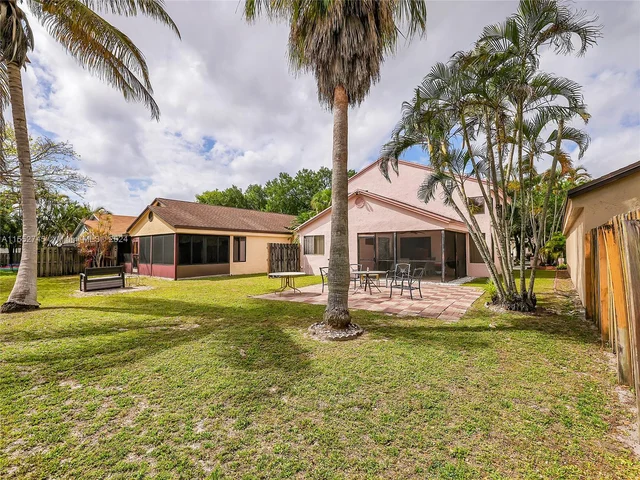 3710 NW 19th St, Coconut Creek FL 33066