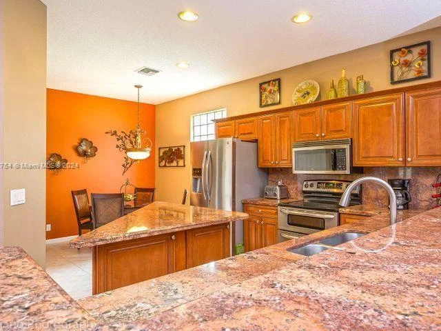 5289 NW 112th Way, Coral Springs FL 33076