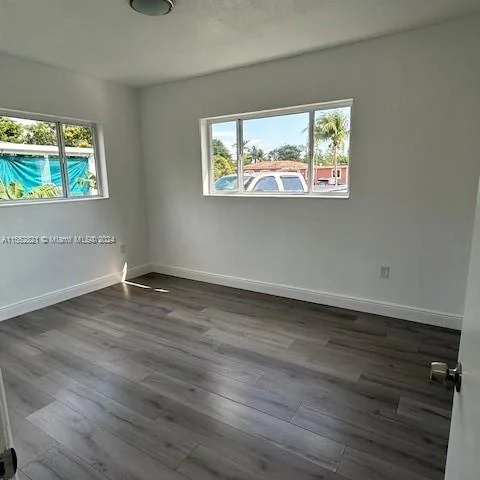 581 NW 184th Ter, Miami Gardens FL 33169