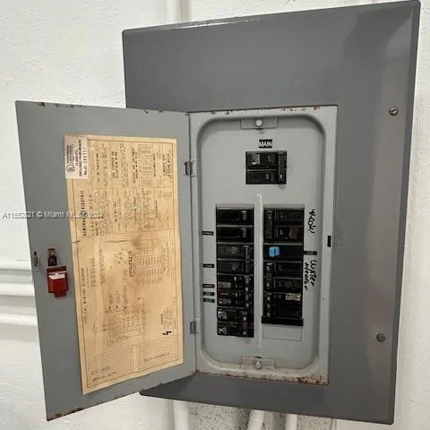 581 NW 184th Ter, Miami Gardens FL 33169