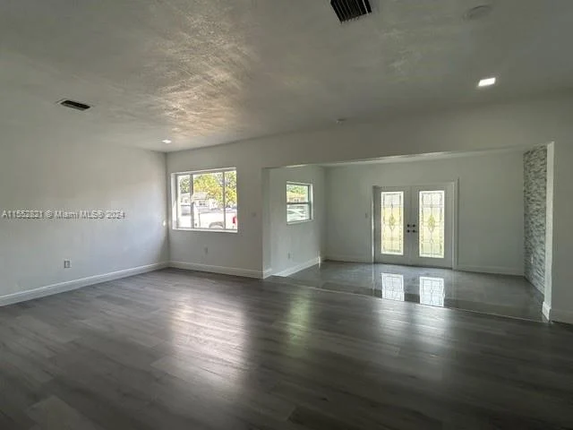 581 NW 184th Ter, Miami Gardens FL 33169