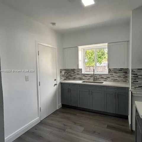 581 NW 184th Ter, Miami Gardens FL 33169