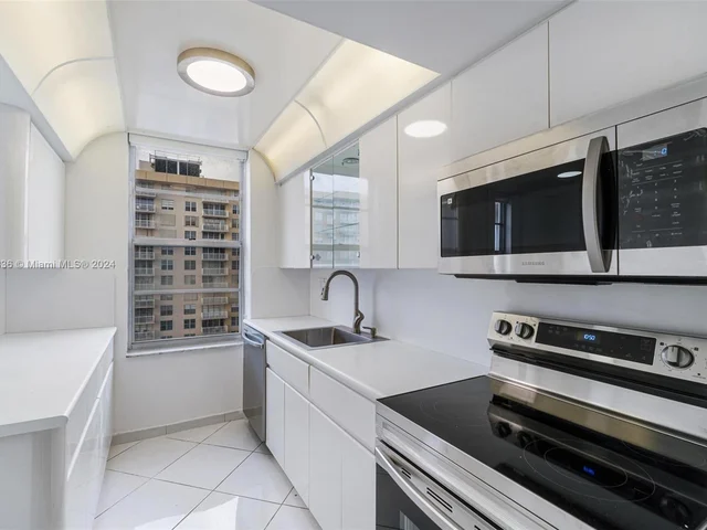 230 174th St # 1912, Sunny Isles Beach FL 33160