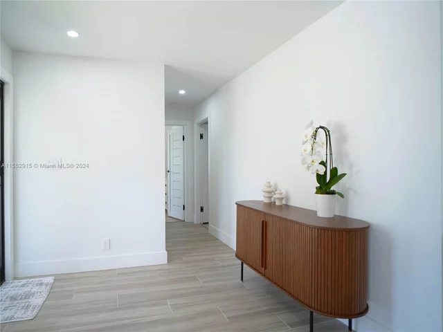 2880 NE 23rd Pl, Pompano Beach FL 33062