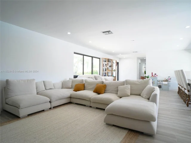 2880 NE 23rd Pl, Pompano Beach FL 33062