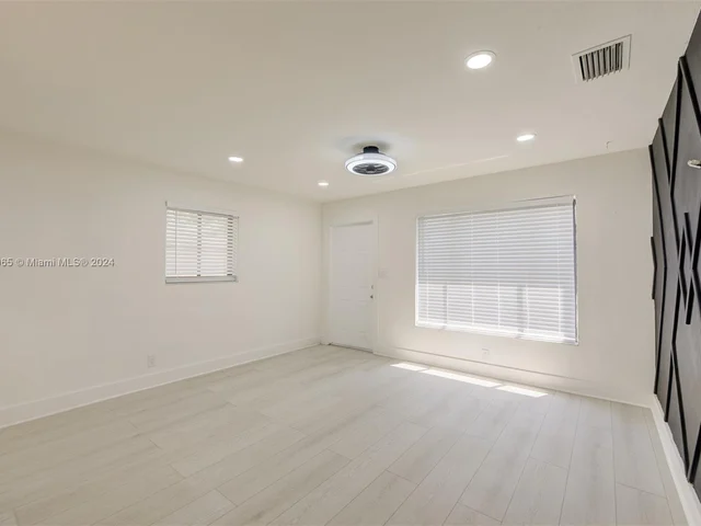 231 NE 22nd St, Pompano Beach FL 33060