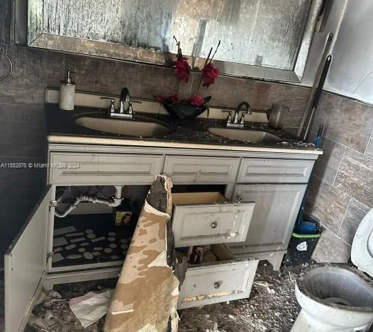 2041 NW 190th Ter, Miami Gardens FL 33056