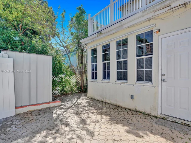 633 85th St, Miami Beach FL 33141