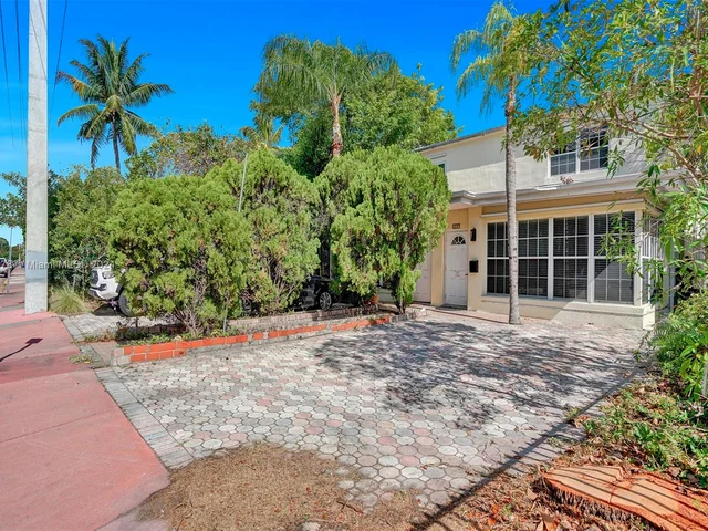 633 85th St, Miami Beach FL 33141