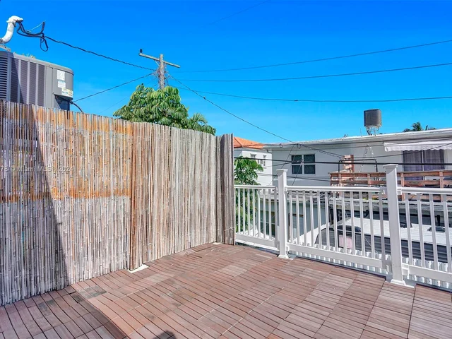 633 85th St, Miami Beach FL 33141