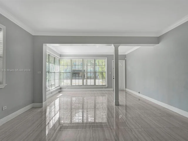 633 85th St, Miami Beach FL 33141