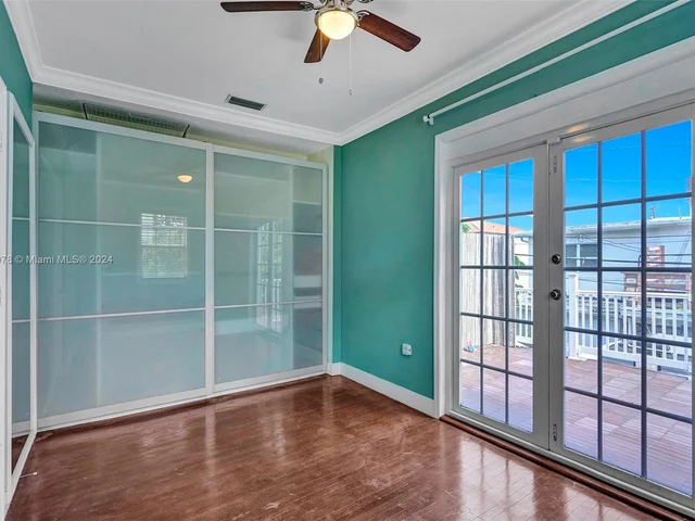 633 85th St, Miami Beach FL 33141