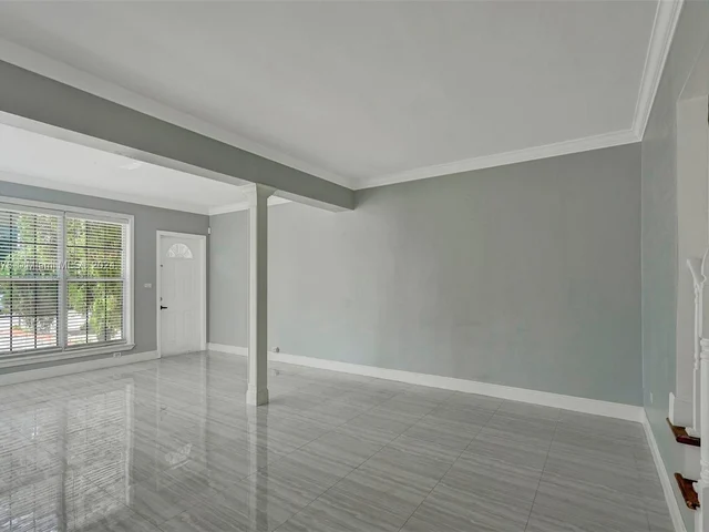 633 85th St, Miami Beach FL 33141