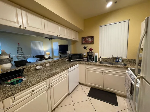 6830 W Sample Rd # 6830, Coral Springs FL 33067