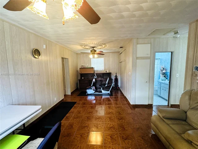 216 SW 1st St, Deerfield Beach FL 33441