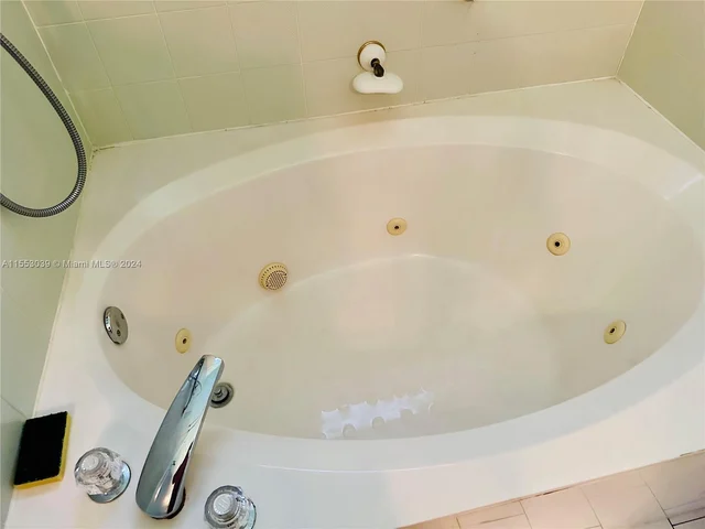 216 SW 1st St, Deerfield Beach FL 33441