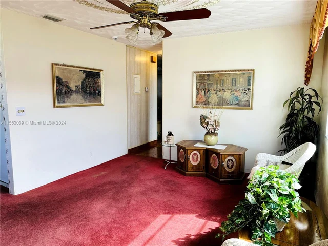 216 SW 1st St, Deerfield Beach FL 33441