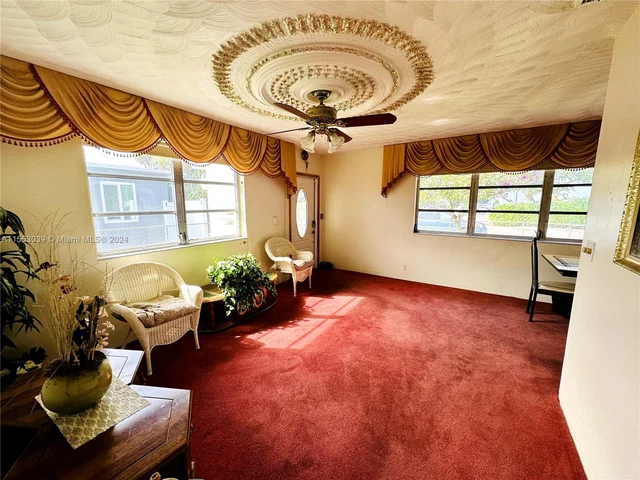 216 SW 1st St, Deerfield Beach FL 33441