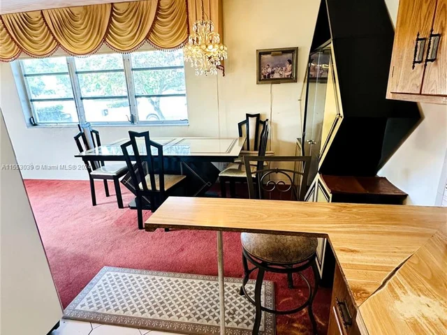 216 SW 1st St, Deerfield Beach FL 33441