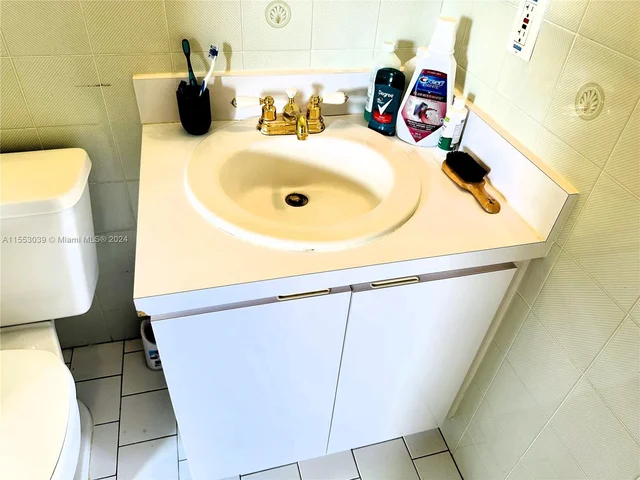 216 SW 1st St, Deerfield Beach FL 33441