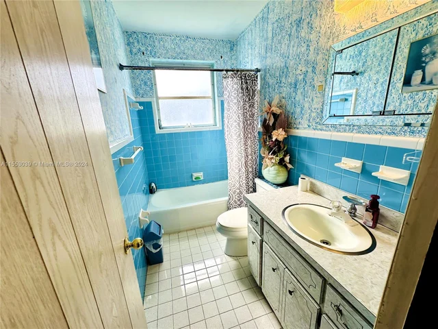 216 SW 1st St, Deerfield Beach FL 33441