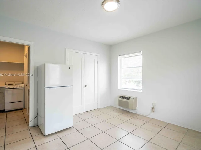 437 NE 82 ST # 20, Miami FL 33138