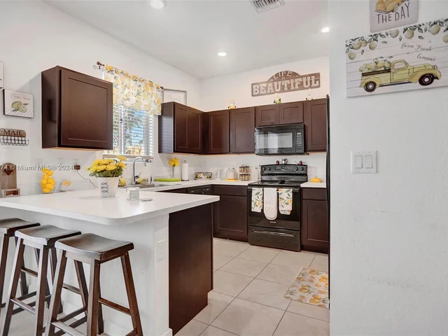 20810 NW 14th Ct, Miami Gardens FL 33169