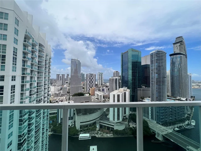 41 SE 5th St # 2003, Miami FL 33131