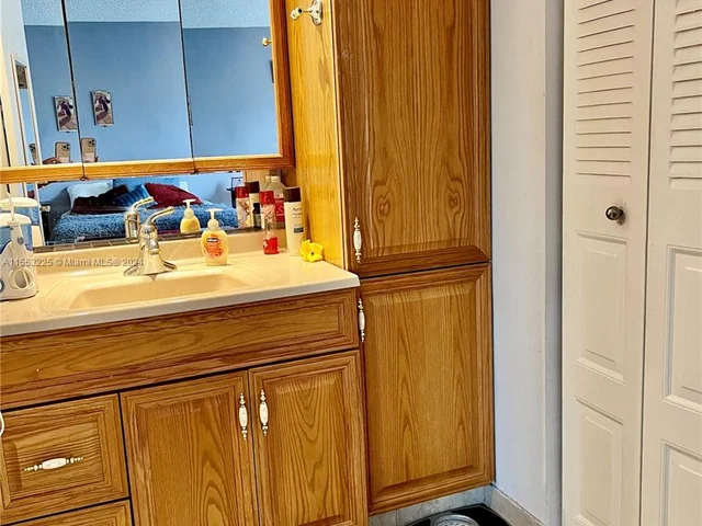 8900 Palm Tree Ln # 8900, Pembroke Pines FL 33024