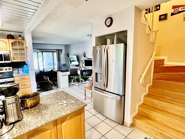 8900 Palm Tree Ln # 8900, Pembroke Pines FL 33024