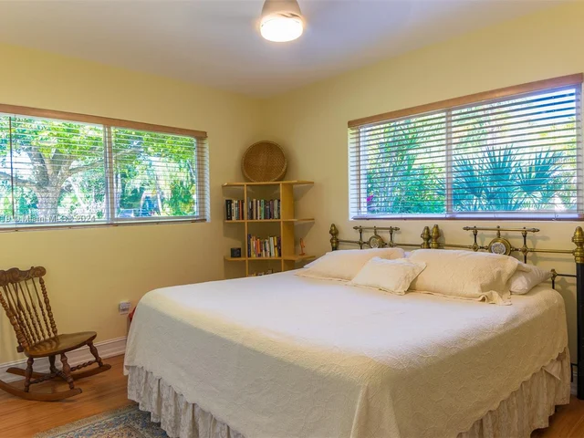 7310 SW 96th St, Pinecrest FL 33156