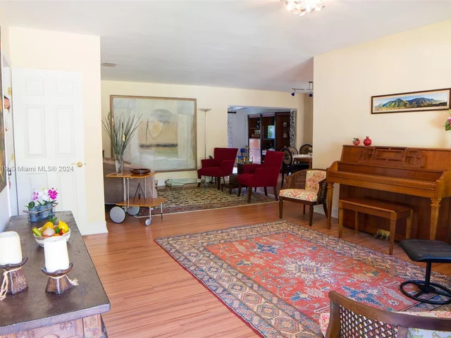 7310 SW 96th St, Pinecrest FL 33156