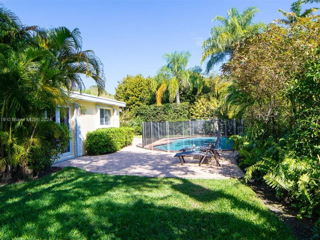 7310 SW 96th St, Pinecrest FL 33156